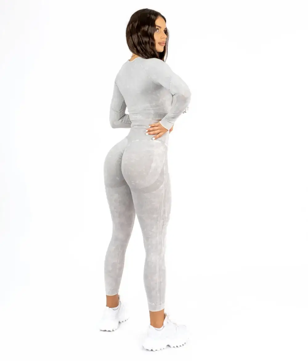 perfect-body-platinum-komplet-sa-topom-na-dug-rukav-7 Perfect body platinum set with long sleeve top - Image 1